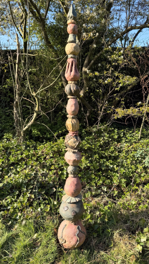 Eva Vanmol - Totem 'Victoria' (Ceramic)